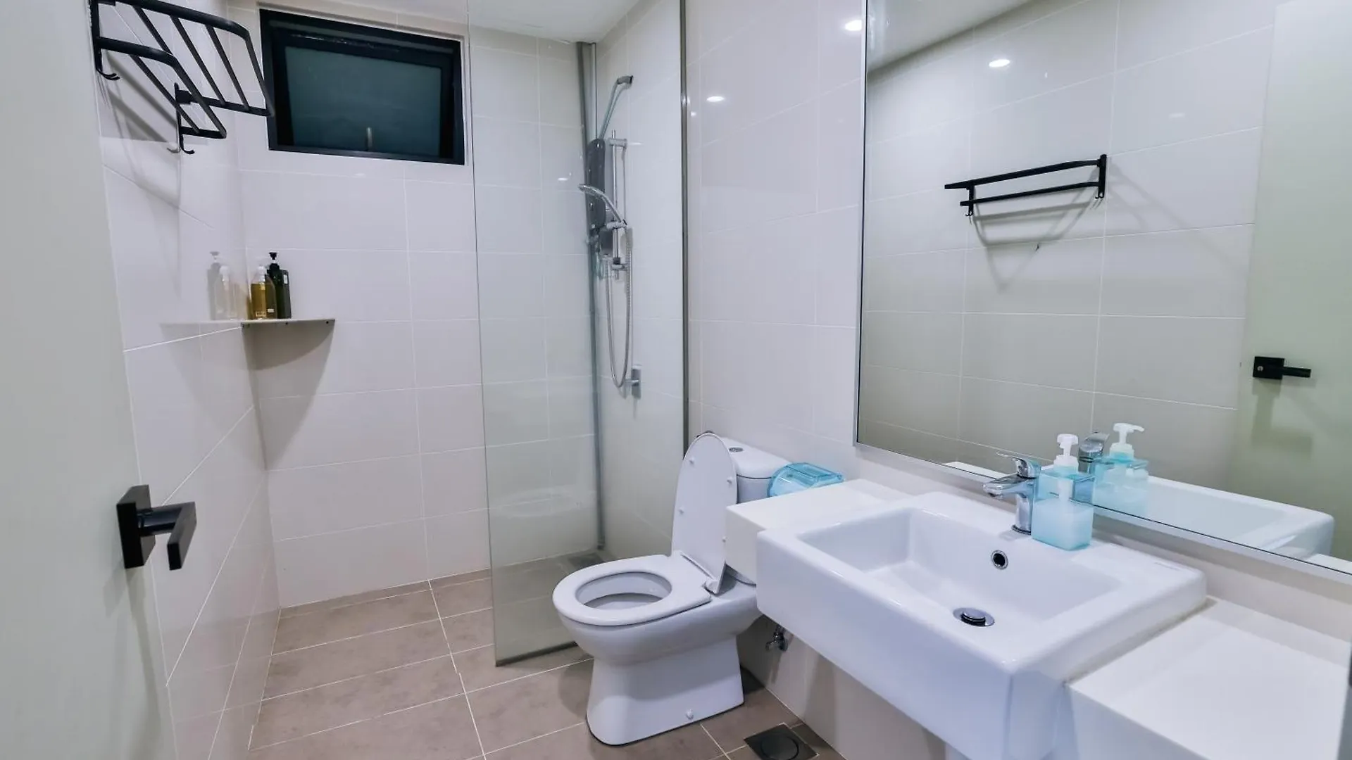 Southkey 2Br, 5-7 Pax, Wifi, Mid Valley Jb,Free Parking Johor Bahru 0*,  Malasia